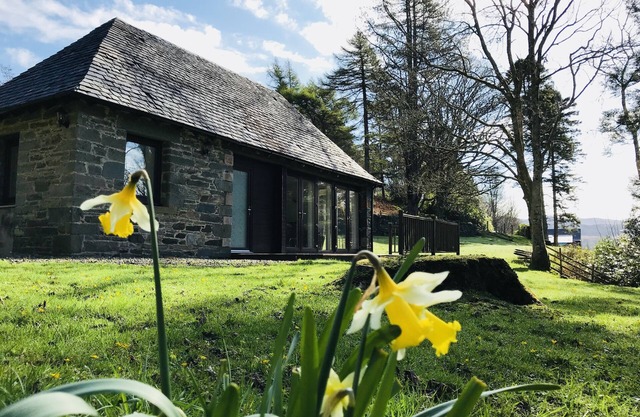 The Turbine House: Cosy Romantic Getaway on Private Ellary Estate -Pets Welcome