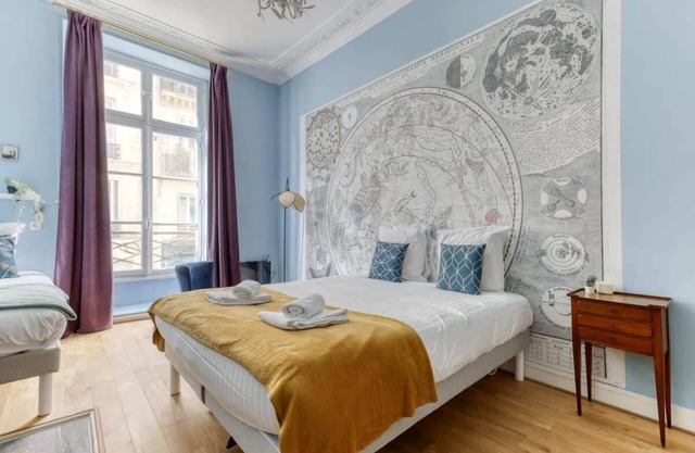 The Typical Parisian Flat - Louvre Royal - Paris 1
