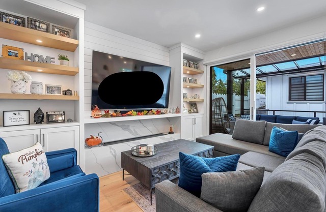 The Ultimate Villa- Luxury Home with Guest House in the Heart of Town