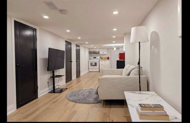 The Urban Hideaway | Stylish Stay | Prime Spot