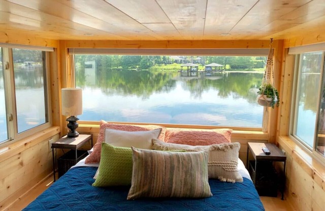The View - Waterfront Tiny Home
