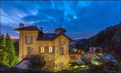 The Villa Suites