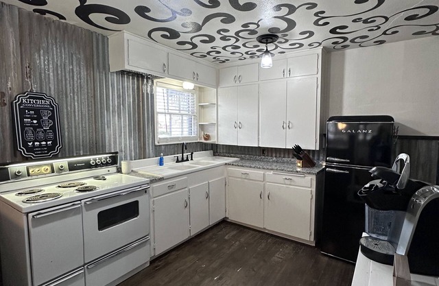 "The Vintage House