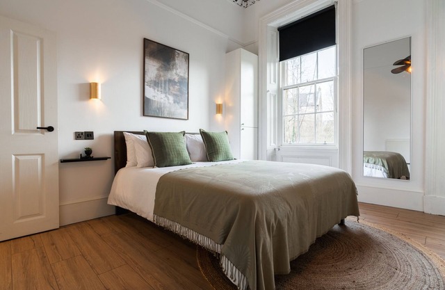 The West End Retreat - 5 star Apartment