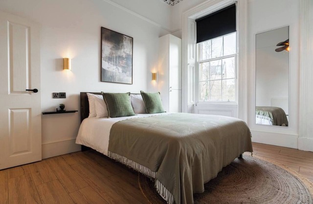 The West End Retreat - 5* Apartment
