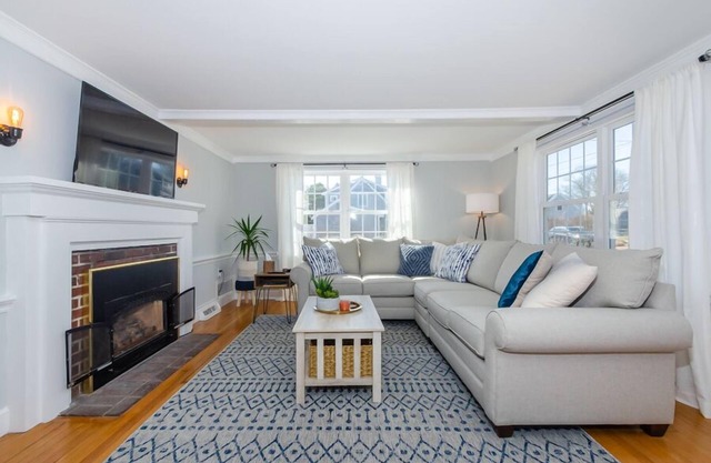The Whale's Tail Cottage- A Retreat With Charm and Comfort to Spare! RPAM016