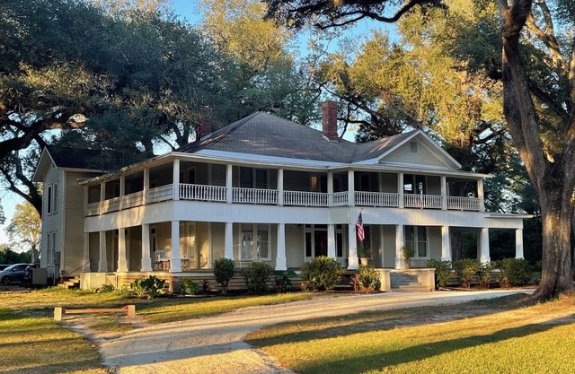The Willis House Historic Home Retreat on 6 Acres and 35 Live Oak Trees