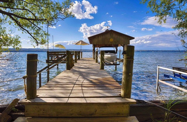 The Willows:"Delightful Cottage with Peaceful Sunsets"