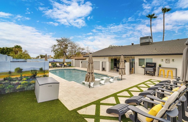 The Wren 3 BD luxury retreat w. free heated pool
