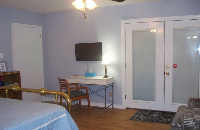 This awsome house in Corinth, Ms. WIFI, HVAC, no extra fees
