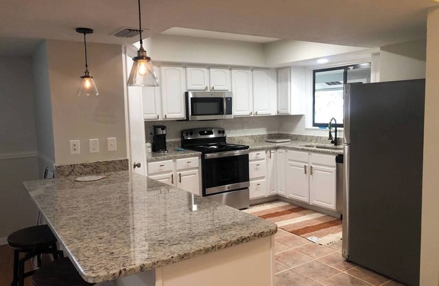 This condominium is a 3 bedroom(s), 2 bathrooms, located in Lakeland, FL.