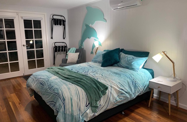 This cozy cottage is the perfect springboard to the wonderful Gippsland Lakes