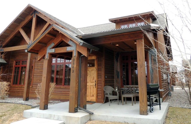 This townhouse in Legend's on Bridger Creek development is beautifully finished
