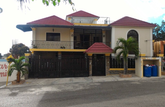 Three Bed Room Next To Mall (Colinas Mall)