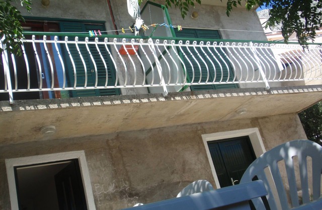 Three bedroom apartment with balcony and sea view Mimice, Omiš (A-23074-a)