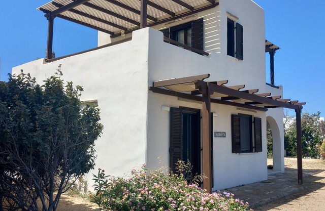 Three bedroom villa with 2.5 baths, sea view, private hot tub, breakfast incl.