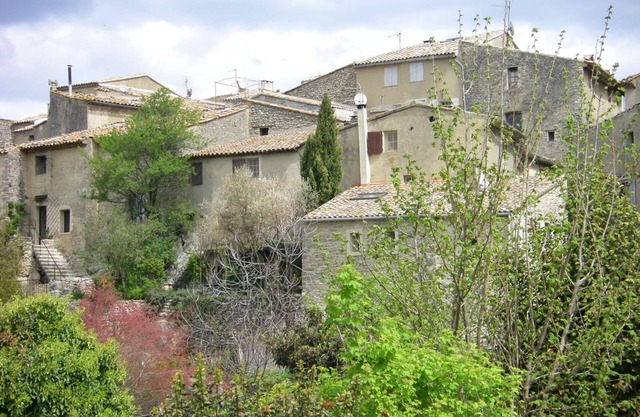 Three Levels -2 Bedroom-2 Bathroom-alfresco Terrace-fully Renovated
