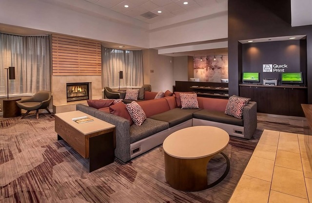 Three Units Near US Holocaust Memorial Museum! On-site Parking, Pet-friendly