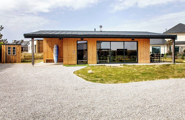 Ti Koat Don, new wooden house 5 minutes walk from the beach
