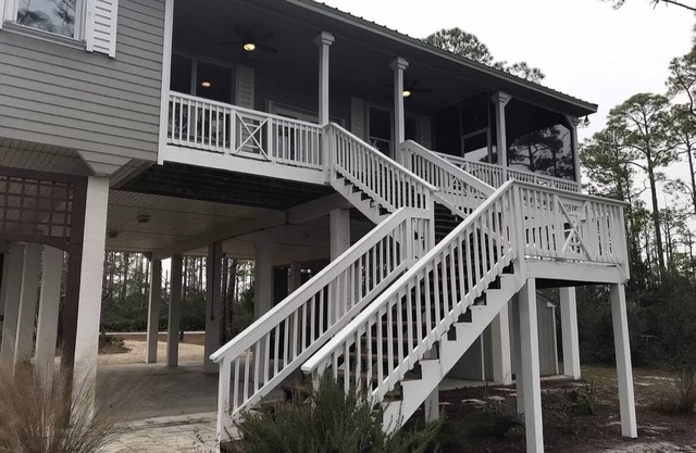 Tide Creek Lookout- Entire Home- 3 Bedrooms, 6 Beds