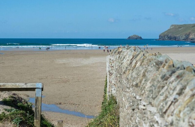 TIDE POD, family friendly, country holiday cottage in Polzeath