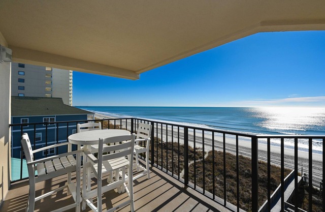 Tidemaster 601 - Oceanfront Corner Unit - Walk to Main Street
