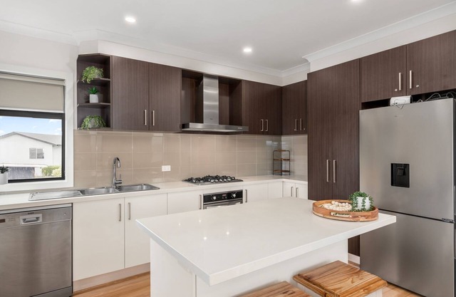 Tides Edge - Your Coastal Retreat One Street from the Beach
