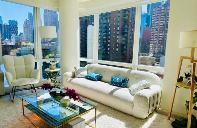 Times Square Luxurious Massive 2bed/2bath flat,NYC