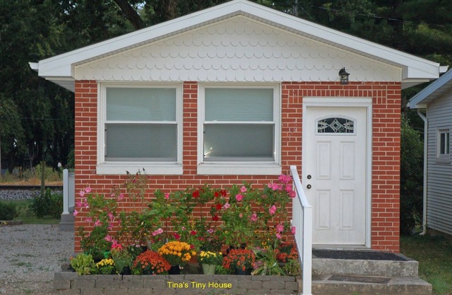 Tiny Home Between Decatur & Springfield 1 mile north of I-72