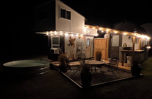 Tiny house on small farm minutes away from HGTV's Hometown Laurel & Hattiesburg