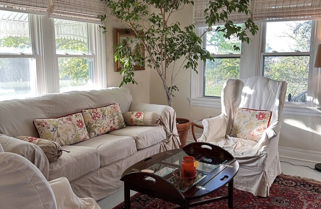 Tn A tranquil farmhouse getaway only 12 minutes away from the OU campus.n