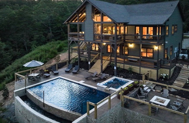 Toccoa Vista Pool & Spa