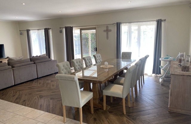 Tootgarook Beach House by Ready Set Stay - Close to the beach & Pet friendly
