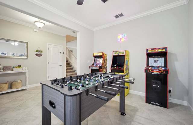 Top 1% Rated Tampa Home/King/Theater/Game Rm/Pool/Close to attractions/beaches!