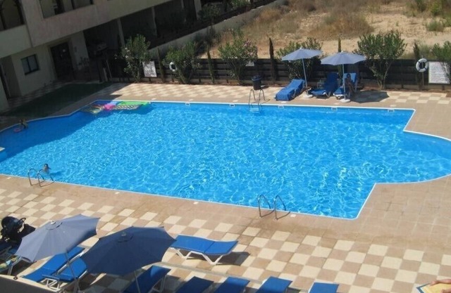 Top class exclusive 1 bed apartment, centrally located, Tomb of the Kings Road.