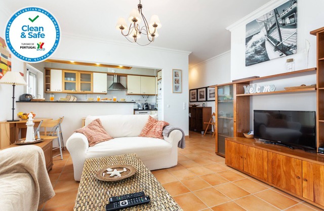 Top floor, double terrace, sea view, free Wifi
