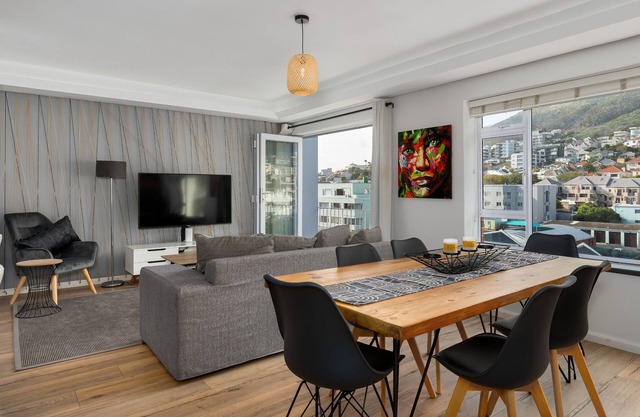 Top Floor Apartment with Majestic Mountain Views