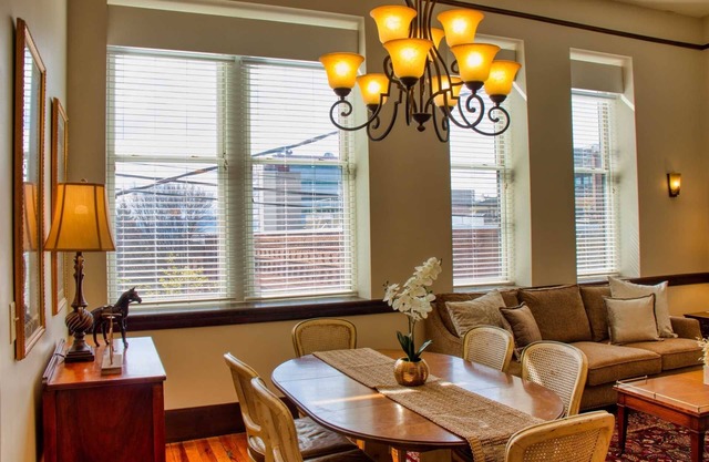 Top Floor Condo in the Heart of Downtown