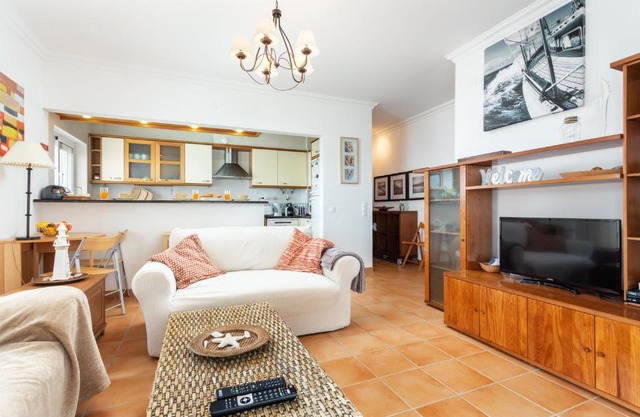Top Floor, Double Terrace, Sea View