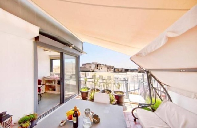 Topfloor stylish apartment with Acropolis view!