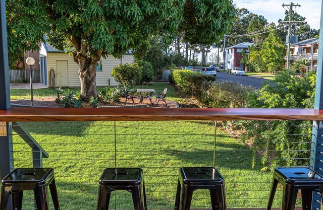 Torquay Treasure - Located in beautiful Hervey Bay less than 100m walk to the beach