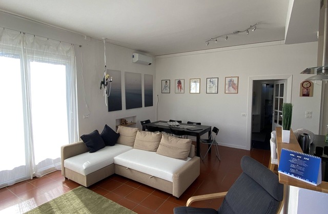 Torre Del Lago Puccini: Sunny apartment facing a forest, closed to the beach