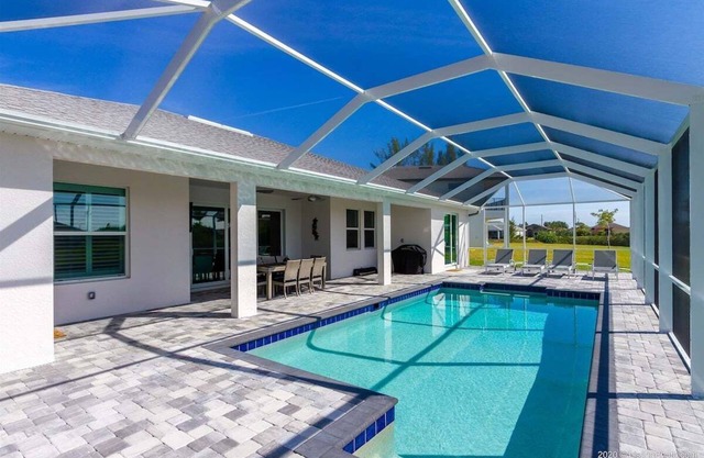 Tortuga -4 Bedroom Waterfront Home for Families
