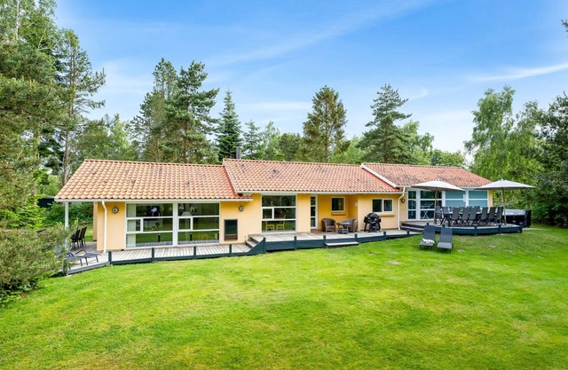 "Tovi" - 600m from the sea by Interhome