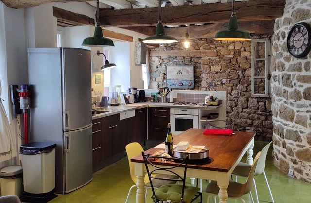 Town house, old charm in a city of character