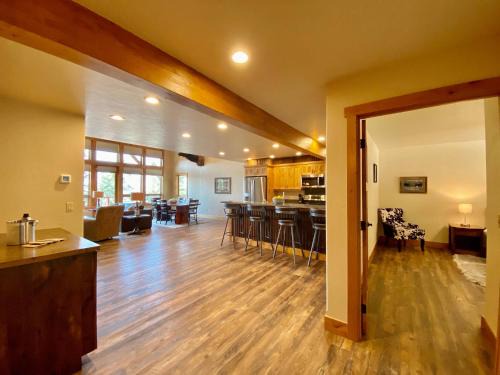 Townhome next to Clubhouse in Exclusive Eagle Bend - The Glacier