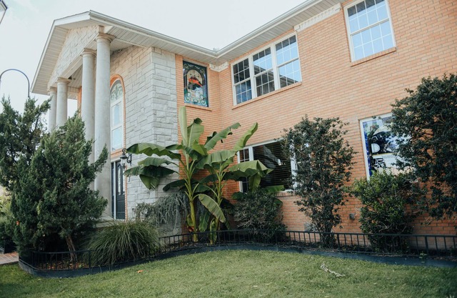Townhome with Botanical Garden, Pond, Pool Access, Arcade, and Theater