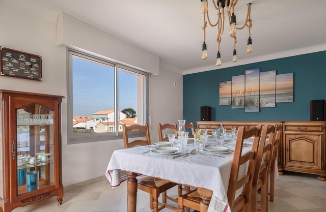 Townhouse 500m from the sea