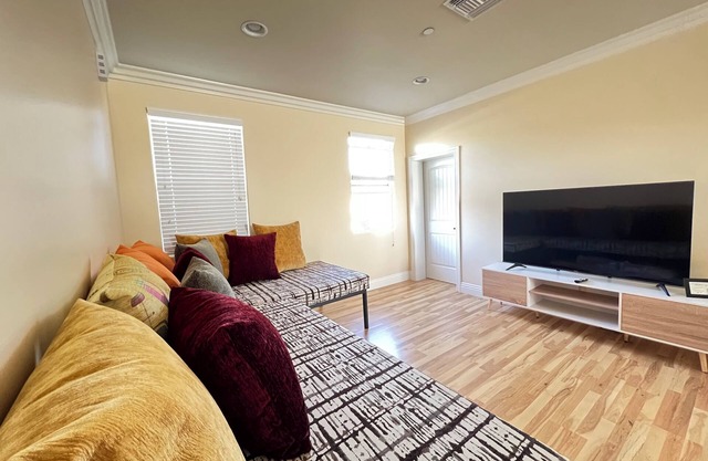 Townhouse - New, New, Newn