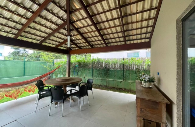 Townhouse with pool in condominium, 5 minutes from leisure street